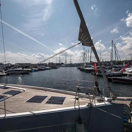 Yacht Park Marina View - Billberry アパート